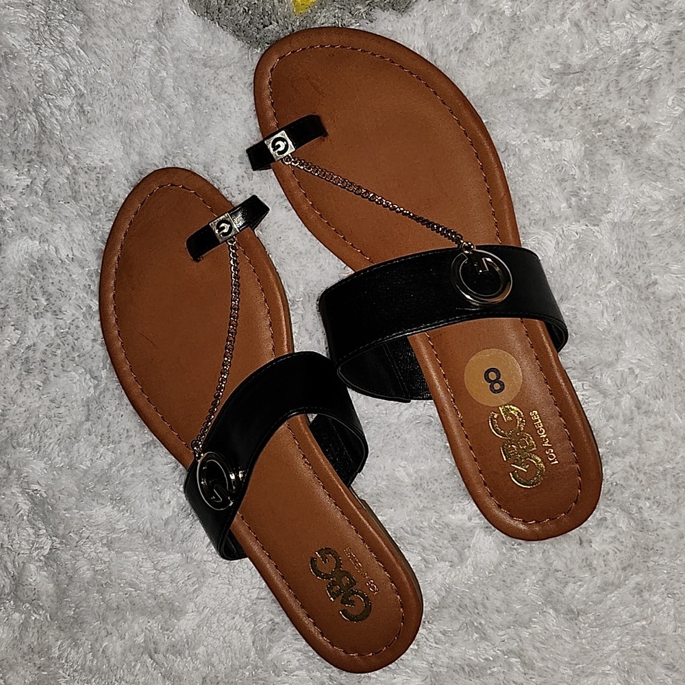 GBG Los Angeles Black and Brown Chain Sandals